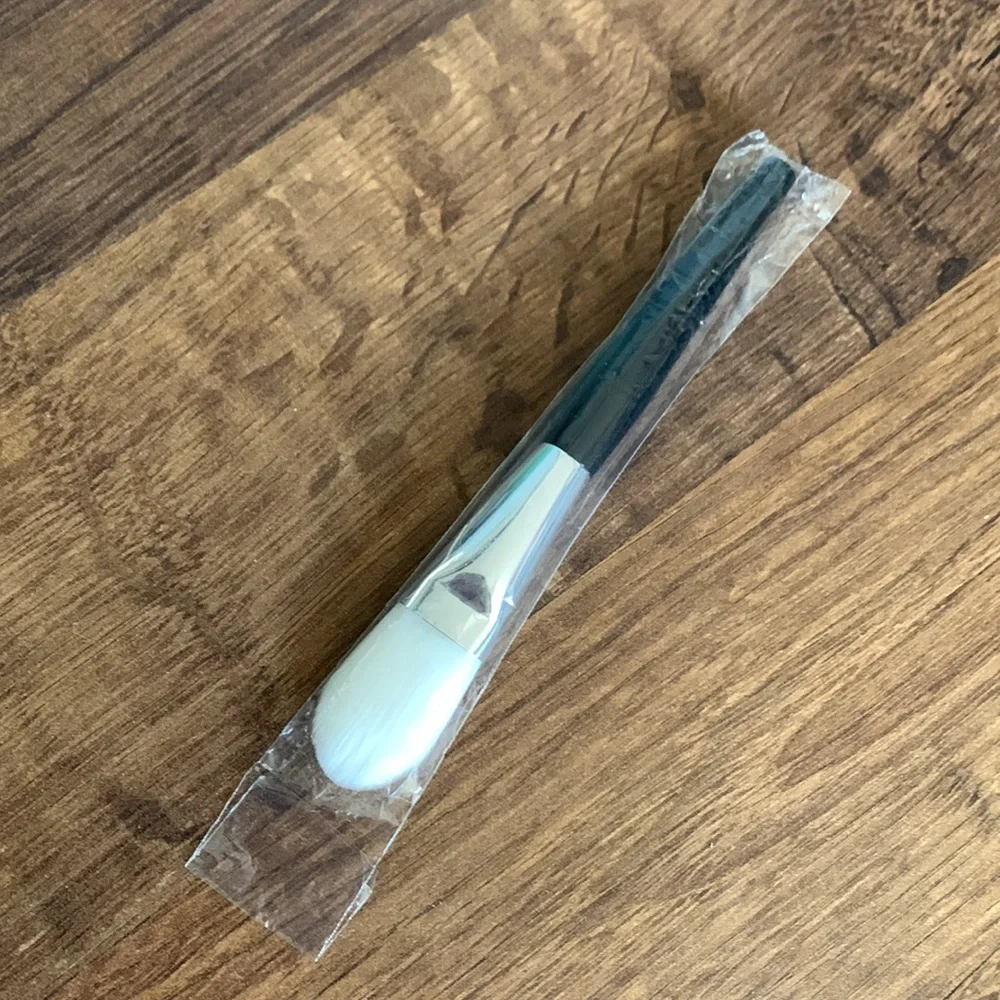 🆕 Face Mask Brush + Palette